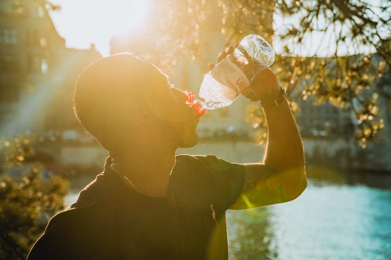 Bien se préparer en montagne : Gestion de l’eau, camelbag et points d’eau fiables